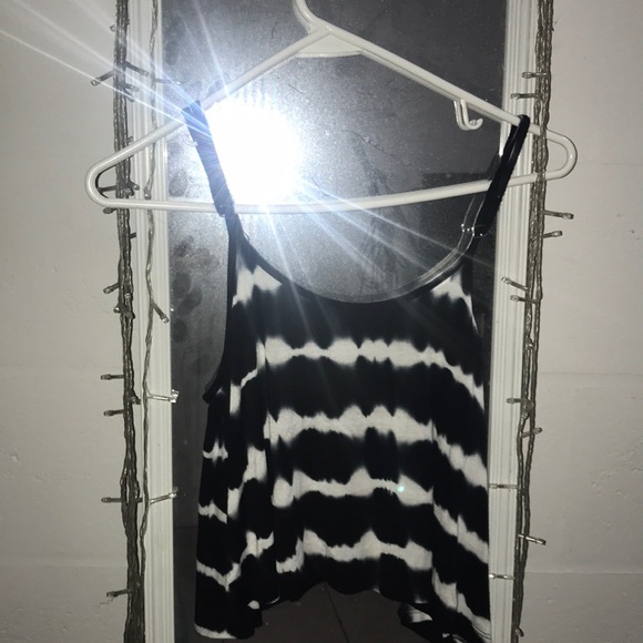 CUTE TOP !! - Picture 1 of 2